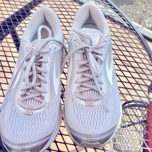 Brooks Ghost 10